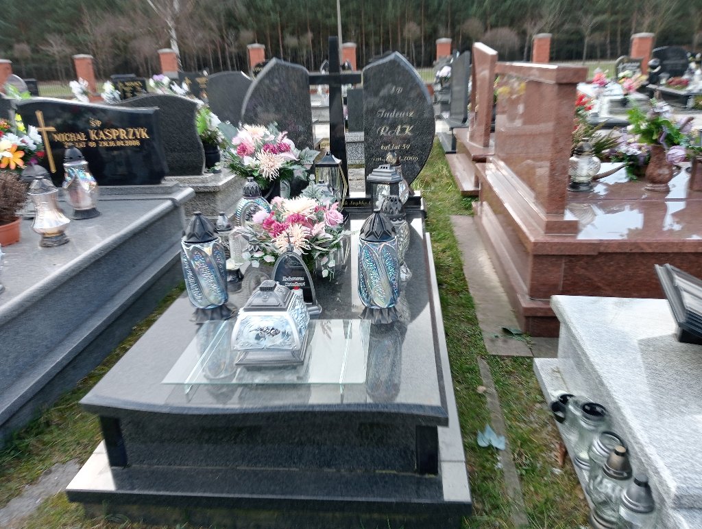 Grób Tadeusz Rak